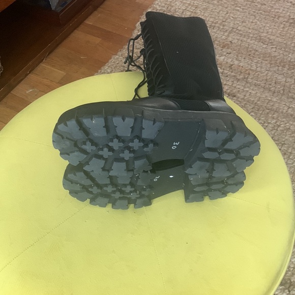 Grunge style knee high cool boots! - Picture 5 of 7